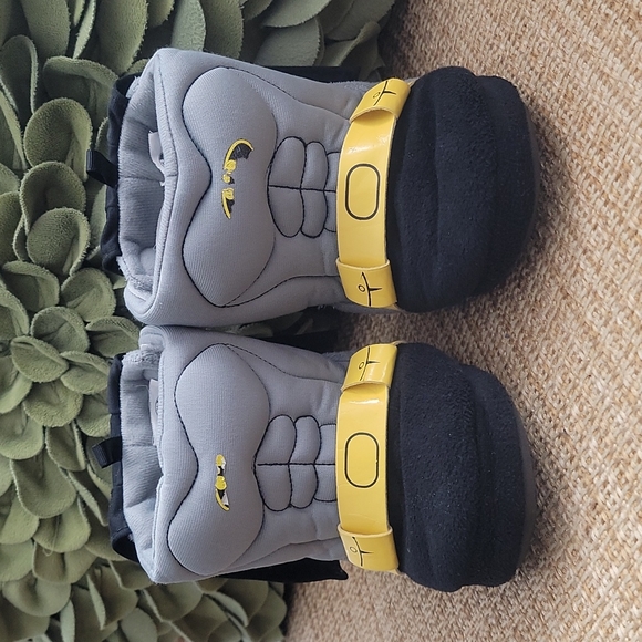 Batman Little Boys Slipper - Picture 2 of 11